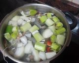 Foto del paso 1 de la receta: Sopa de pescado y marisco con arroz