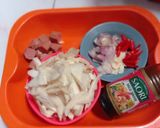 Foto langkah ke 3 dari resep Tumis jamur sosis.