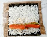 Foto langkah ke 3 dari resep Sushi Rumahan.