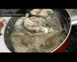 Foto langkah ke 4 dari resep Sup Bening Ikan Tongkol Asam Pedas.