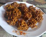 A picture of step 3 of Sev gur ke ladoo.