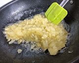 A picture of step 3 of Apple Jam.