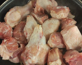 Foto del paso 1 de la receta: Pollo frito con ajos