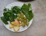 A picture of step 1 of Green Smoothie.