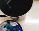 Hình bước làm 1 của món Cơm hoa đậu biếc