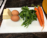 Foto del paso 1 de la receta: Rollitos de tortilla de zanahoria rallada, queso y perejil