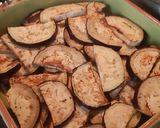 Une image de l'étape 2 de Crumble d'aubergines au parmesan.