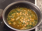 Potaje de garbanzos (calaveres en bufanda)
