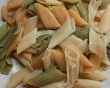 Foto del paso 6 de la receta: Fideos de color con manteca