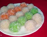 A picture of step 5 of तिरंगे नारियल के लड्डू.