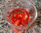 Foto del paso 1 de la receta: Salteado de calabacín con champiñones , tomate seco y Agua de Mar