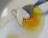 Foto del paso 2 de la receta: Torta De Yogurt Y Pera o Manzana Esponjosa Fácil Económica (con leche o suero de leche)