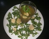 A picture of step 4 of Mint & lemon drink.