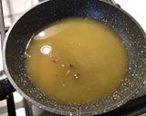 Foto del passaggio 4 della ricetta Polpo con salsa di arance al peperoncino, pompelmo rosa e datteri