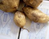A picture of step 1 of Boiled sweet potatoes with vegetable egg sauce.