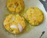 A picture of step 3 of Leftover potato cutlets.