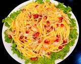Hình bước làm 4 của món Salad xoài, lựu và cá khô