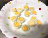 A picture of step 3 of Christmas Onigiri Rice Ball Wreath.
