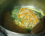 Foto del paso 8 de la receta: Tagliatella con Espinacas, pasas, piñones y mozzarella