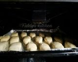 A picture of step 12 of Meat pocket buns.