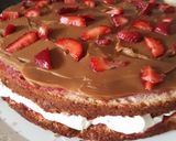 Foto del paso 7 de la receta: Bomba 💣 de frutilla 🍓dulce de leche y chantilly🤤👌🏻