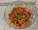 Foto del paso 3 de la receta: Aguacates rellenos de fruta y ensalada tropical