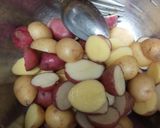 A picture of step 1 of Potatoes, Apple and Bacon.