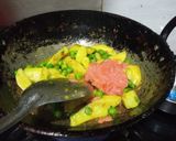 A picture of step 3 of Dhaba style aloo matar ki sabzi.