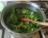 Foto del paso 7 de la receta: Sopa de lechuga con bacon y nata