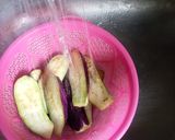 Foto langkah ke 2 dari resep Terong kukus sambal terasi.