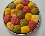 A picture of step 18 of Holi Special Natural Coloured Mini Buns.