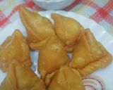 A picture of step 5 of Mawa Samosa.