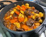 Une image de l'étape 19 de Bœuf mijoté à la bière, moutarde, navets et carottes.
