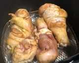 Hình bước làm 4 của món Đùi gà nướng ngũ vị hương - Air fryer