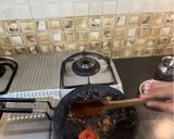 A picture of step 3 of Tomato Bharta.
