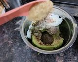 A picture of step 3 of Cheese Avocado Spread Cream.