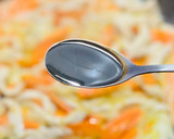 Foto del paso 4 de la receta: Noodles de arroz con pollo y zanahorias 🥕 🐣 🥕 🐣 🌾