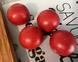 Une image de l'étape 2 de Salade de betteraves et tomates à la feta et oignon rouge.