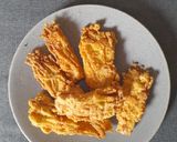 Foto langkah ke 3 dari resep Jamur Enoki Crispy.