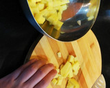 Foto del paso 2 de la receta: Tortilla de patatas con pimientos