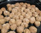 Foto del paso 7 de la receta: Albóndigas en salsa portuguesa muy faciles