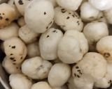 A picture of step 2 of Makhane ke laddoo.