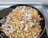 Foto del paso 2 de la receta: Garbanzos con cebolla y bacon, muy fácil