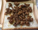 รูปขั้นตอนการทำที่ 4 ของ แซนด์วิชไส้หมูซอสหม่าล่า