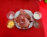 Foto del paso 1 de la receta: Pierna de cerdo a la naranja con aderezo de champiñón con piña