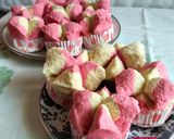 Foto langkah ke 7 dari resep Bolu kukus Merah Putih.