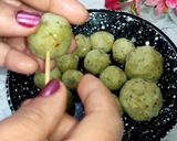 A picture of step 3 of Vrat ke liye aloo lolipop.
