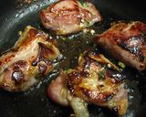 A picture of step 2 of Vietnamese Caramelized Pork.