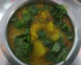 A picture of step 4 of Aloo ghobhi ki tari.
