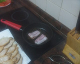Foto del paso 3 de la receta: Bocadillo vegetal de lomo, bacon y mayonesa de cebolla frita